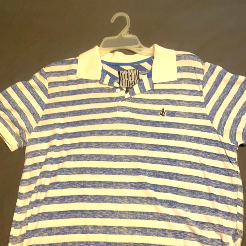 Men’s large Volcom polo shirt